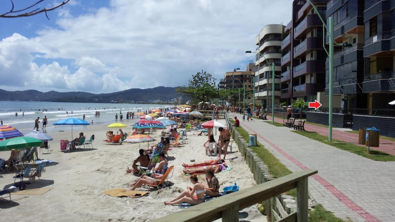 Apto na quadra do mar em Meia Praia Itapema, 2 dormitórios Exterior foto